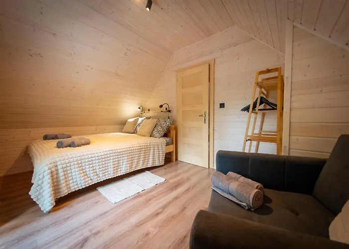 Dom wakacyjny U Sosny - Nowoczesne Na Wyłączność, Spokojna Okolica Blisko Lasu I Szlaku, 1,2 Km Od Centrum Brennej Brenna