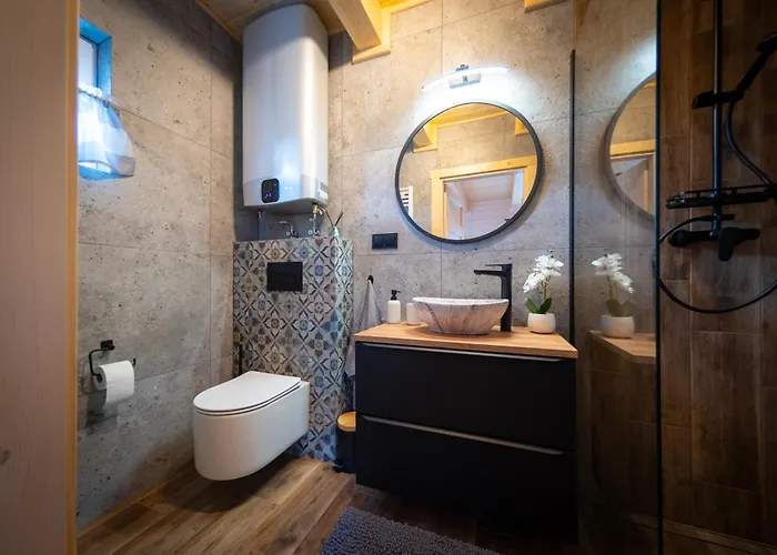 Dom wakacyjny U Sosny - Nowoczesne Na Wyłączność, Spokojna Okolica Blisko Lasu I Szlaku, 1,2 Km Od Centrum Brennej Brenna