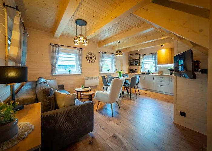 U Sosny - Nowoczesne Na Wyłączność, Spokojna Okolica Blisko Lasu I Szlaku, 1,2 Km Od Centrum Brennej Brenna