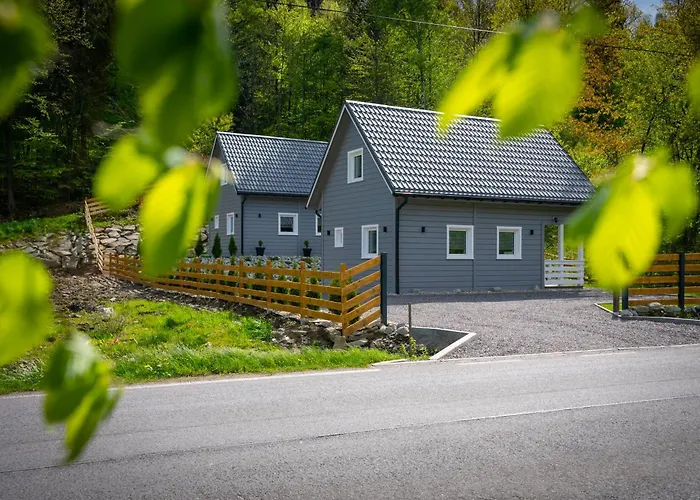 Dom wakacyjny U Sosny - Nowoczesne Na Wyłączność, Spokojna Okolica Blisko Lasu I Szlaku, 1,2 Km Od Centrum Brennej Brenna